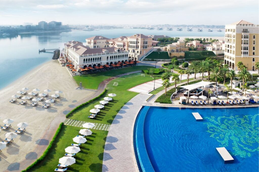 ABU DHABI WITH BUSINESS CLASS FLIGHTS MAR 26
