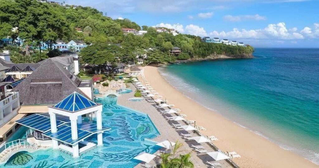 SWAP THE UK FOR ST LUCIA THIS XMAS